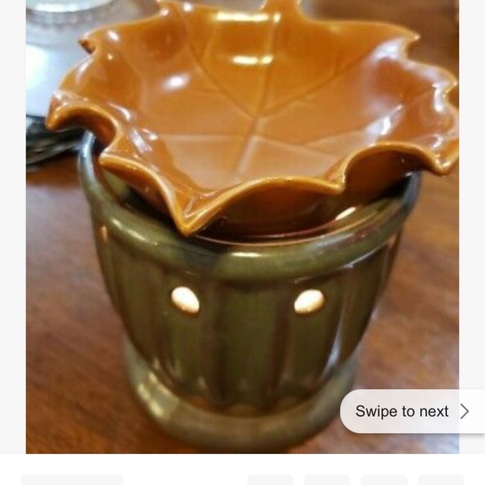 Scentsy Leaf-Shaped Ceramic Warmer